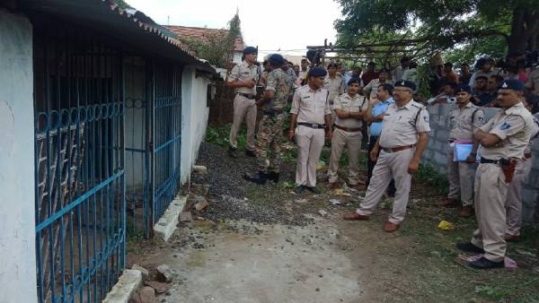 अंतिम बार दुकान की ओर जाते दिखा