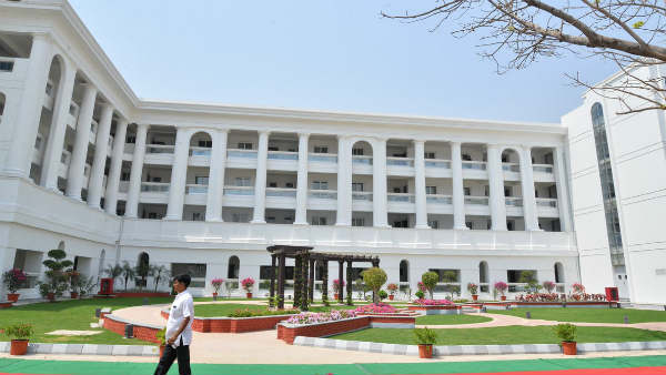 कमरों में खाना नहीं मंगवा पाएंगे सांसद