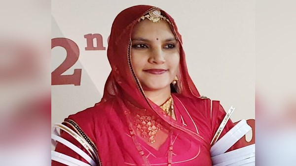 कुशन और बैग बनाने से शुरुआत