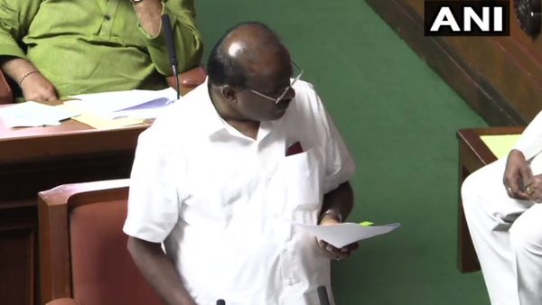 कोर्ट पाबंदी हटाए तो कल सुना सकते हैं फैसला- सिंघवी