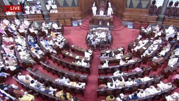 बीएसपी-पीडीपी समेत कई दलों ने किया वॉकआउट