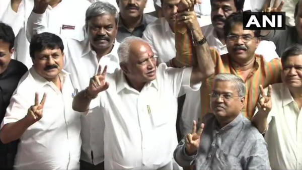 सरकार बनाने का दावा पेश करेगी बीजेपी