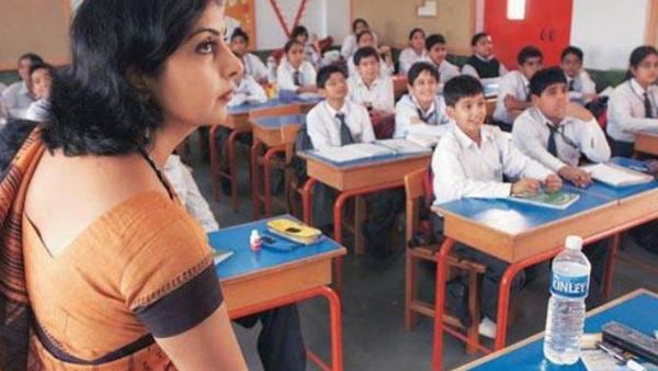 स्कूल-कॉलेज खोलने पर हो सकता है फैसला 