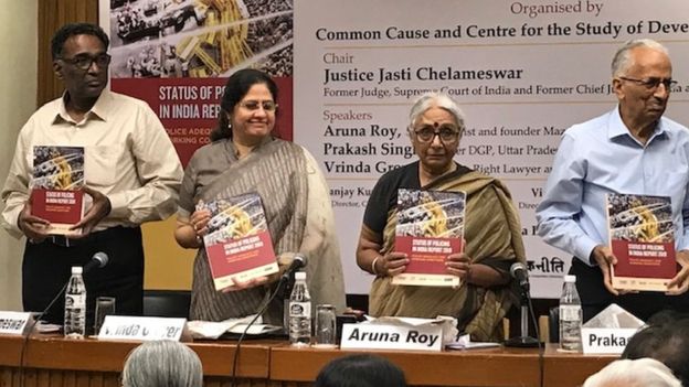 पूर्व न्यायाधीश जस्ती चेलमेश्वर, वृंदा ग्रोवर, अरुणा रॉय और पूर्व महानिदेशक प्रकाश सिंह.