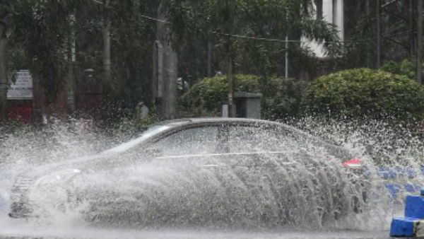 45-55 किमी प्रति घंटे की रफ्तार से हवाएं चलने का अनुमान