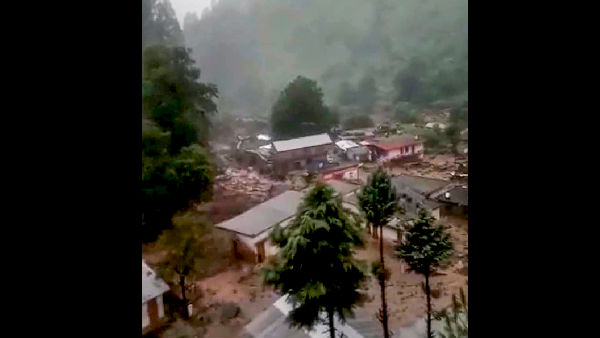  उत्तरकाशी में फटा बादल 