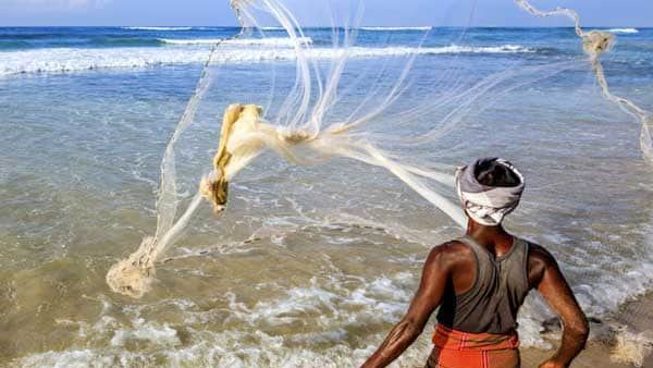 मछुआरों के हाथ लगती रहीं बेशकीमती चीजें