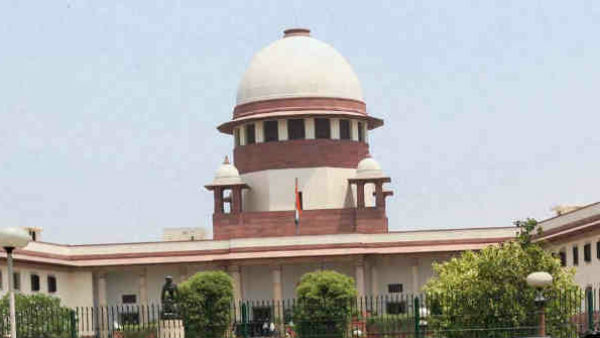 केंद्र को नोटिस जारी 