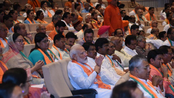  एक बार फिर से पीएम की तारीफ