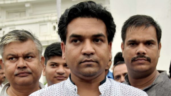 कपिल मिश्रा भी हुए थे अयोग्य घोषित