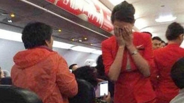 ब्‍वॉयफ्रेंड से दूर बैठने को लेकर थी नाराज