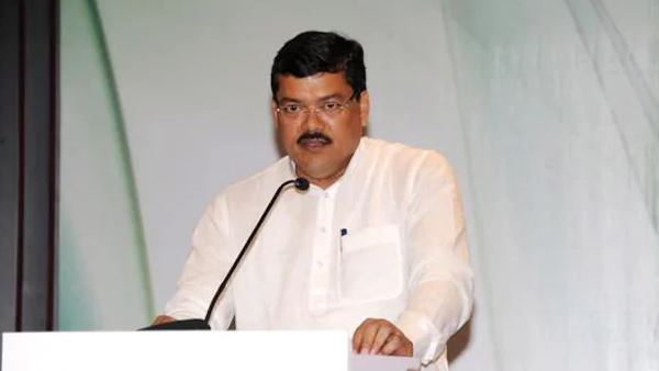  महाराष्ट्र से आते हैं वासनिक
