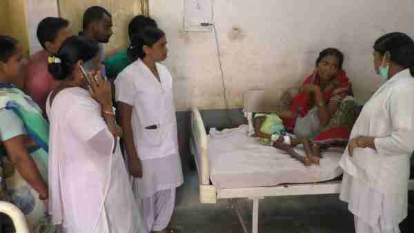 सिर में पड़ गए थे कीड़े सिर में पड़ गए थे कीड़े