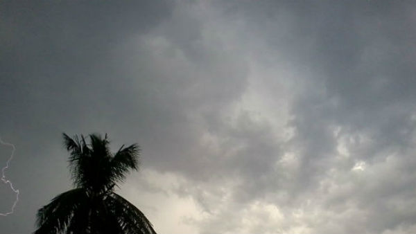 बादल फटने पर आती है तेज बहाव वाली बाढ़ 