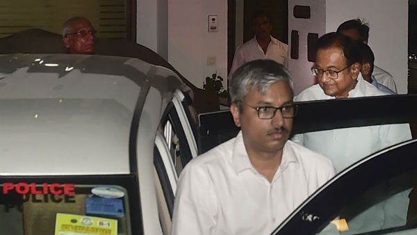 चिदंबरम को किंगपिन करार दिया चिदंबरम को किंगपिन करार दिया