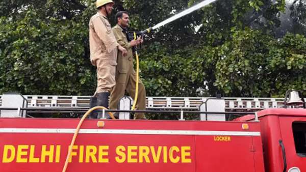 दिल्ली: विकास भवन की इमारत में आग, दमकल की आठ गाड़ियां मौके पर दिल्ली: विकास भवन की इमारत में आग, दमकल की आठ गाड़ियां मौके पर