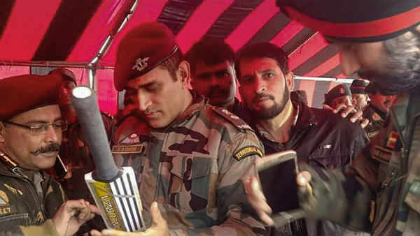 साल 2011 में बने सेना का हिस्‍सा 