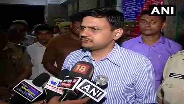 पीड़िता के परिजनों को दिया 25 लाख का चेक