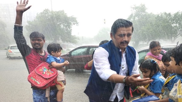 स्कूल वाहन हो गया था दुर्घटनाग्रस्त