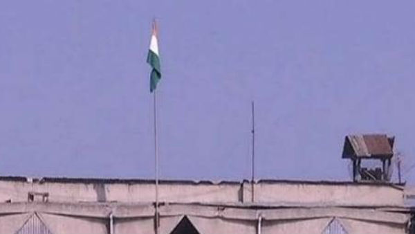 श्रीनगर सचिवालय पर लहराया तिरंगा