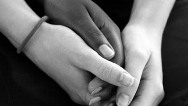 दोस्ती आईना है सही-गलत का