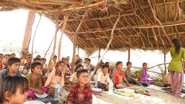 बारिश में करनी पड़ती है छुट्टी