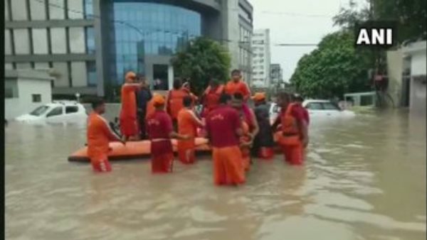 स्कूल-कॉलेज और कोर्ट सब बंद