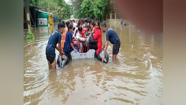 कलेक्टर ने आर्मी जवानों की मदद मांगी