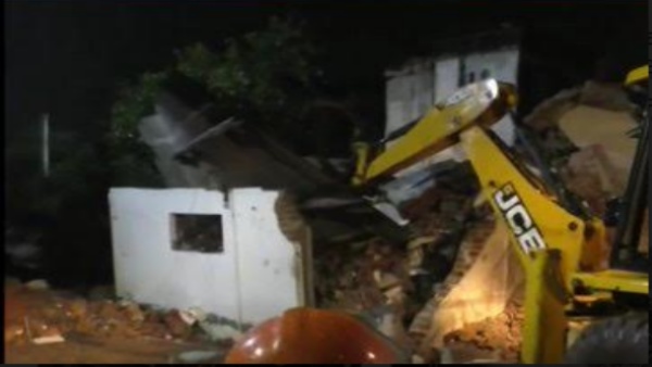 Gujarat: Buildings collapse due to heavy rains, 10 dead