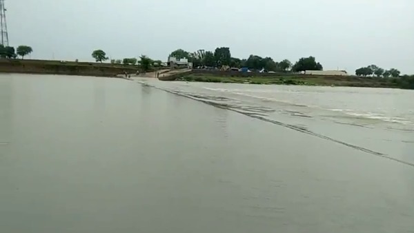 नदी नाले उफान पर