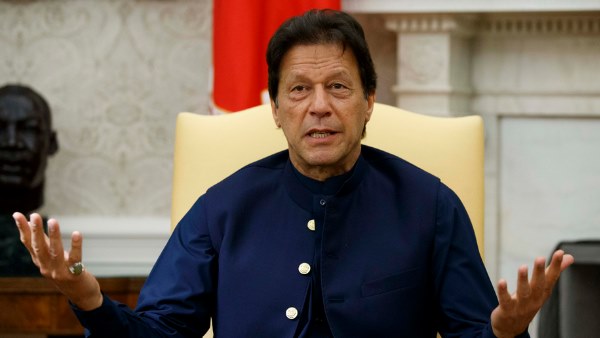 इमरान ने कश्मीर मुद्दा संयुक्त राष्ट्र ले जाने की कही बात