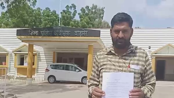 Pakistani posting obscence video and photos of PM Modi in lover piont whatsapp group