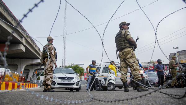 सरकार के फैसले से सहमत नहीं अर्थशास्त्री