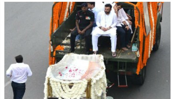 हजारों ने नम आंखों से दी श्रद्धांजलि हजारों ने नम आंखों से दी श्रद्धांजलि