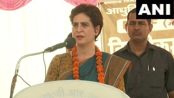 Priyanka Gandhi Congress in Raebareli meet workers of Modern Coach Factory Priyanka Gandhi Congress in Raebareli meet workers of Modern Coach Factory