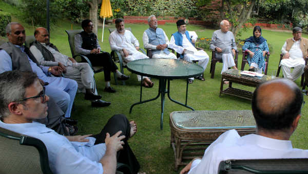 एक पूर्व सीएम के पोते ने तो सरकारी प्रॉपर्टी बेच भी दी