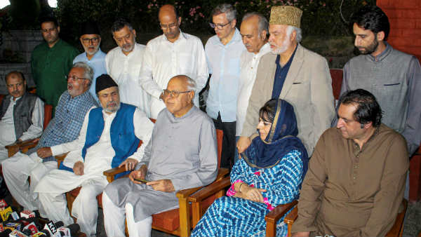 अपनी सुविधा के हिसाब से बनाया कानून