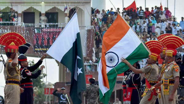 स्‍क्रीनिंग भी हुई पूरी तरह से बैन 