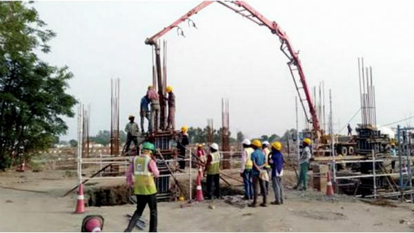 पाकिस्तान ने कहा है वक्त पर पूरा होगा काम