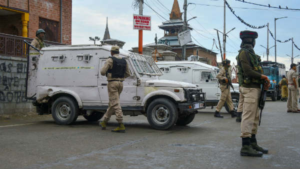 संवेदनशील इलाके पर रख रही हैं नजर 