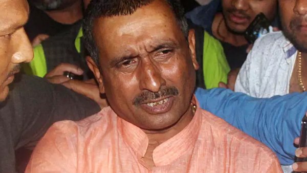 सेंगर के ठिकानों पर ताबड़तोड़ छापे