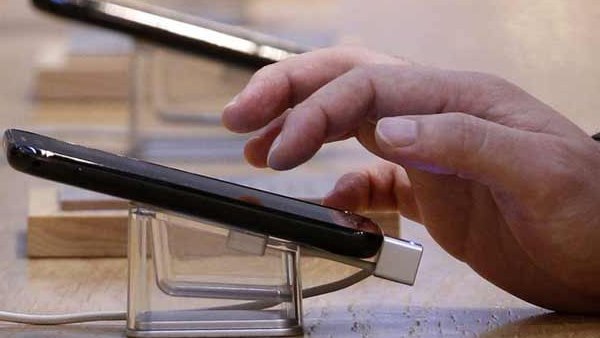 कोई वीजा या अन्य वैध दस्तावेज नहीं मिले