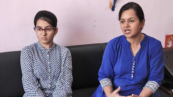 हमारी बच्ची को अपनी बच्ची का सा स्नेह दिया हमारी बच्ची को अपनी बच्ची का सा स्नेह दिया