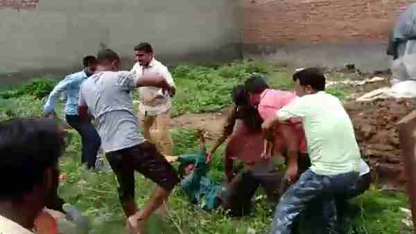 Father and his son brutally beaten in mathura Father and his son brutally beaten in mathura