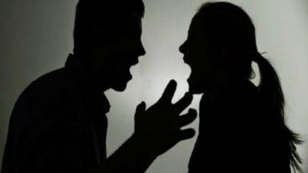 पूरे पूरे दिन नहीं करता बात