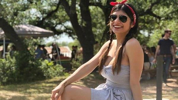 पहले रेस्टोरेंट में काम करती थीं मिया खलीफा