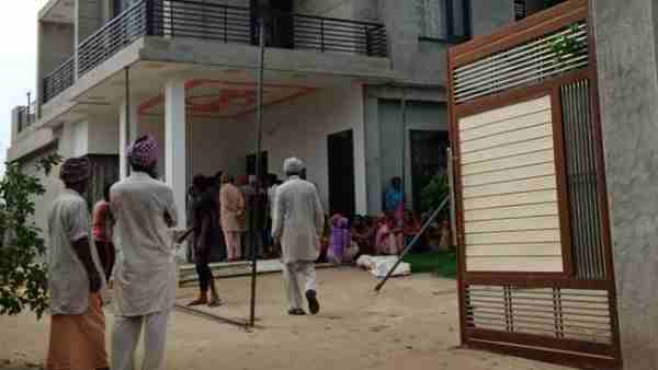 परिवार के पांच सदस्यों की हत्या परिवार के पांच सदस्यों की हत्या