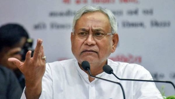 नीतीश कुमार ने योजनाओं को जारी रखा