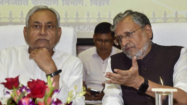 अलग-थलग पड़ रहे नीतीश