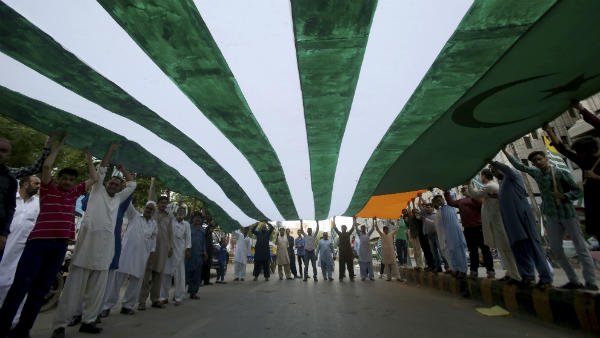 पाकिस्तानी जनता का ध्यान भटकाने की चाल पाकिस्तानी जनता का ध्यान भटकाने की चाल